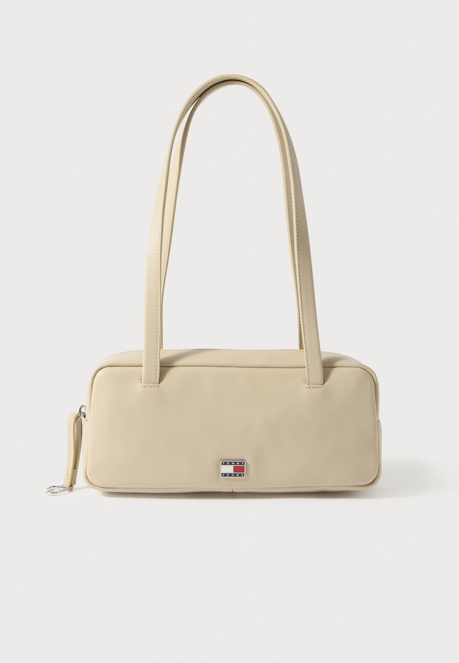 Сумка Tommy Jeans CITY SHOULDER BAG, Gulf Sand/Beige
Сумка Tommy Jeans CITY SHOULDER BAG, Gulf Sand/Beige