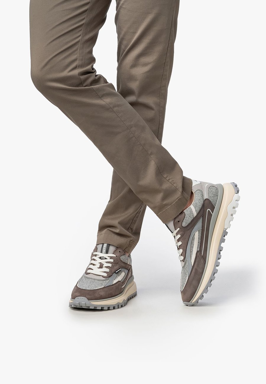 Кроссовки Floris van Bommel Trainers, Lightgrey/Light Grey
Кроссовки Floris van Bommel Trainers, Lightgrey/Light Grey