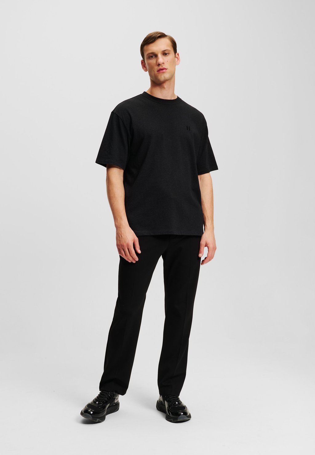 Базовая футболка MONOGRAM KARL LAGERFELD, черный
Базовая футболка MONOGRAM KARL LAGERFELD, черный