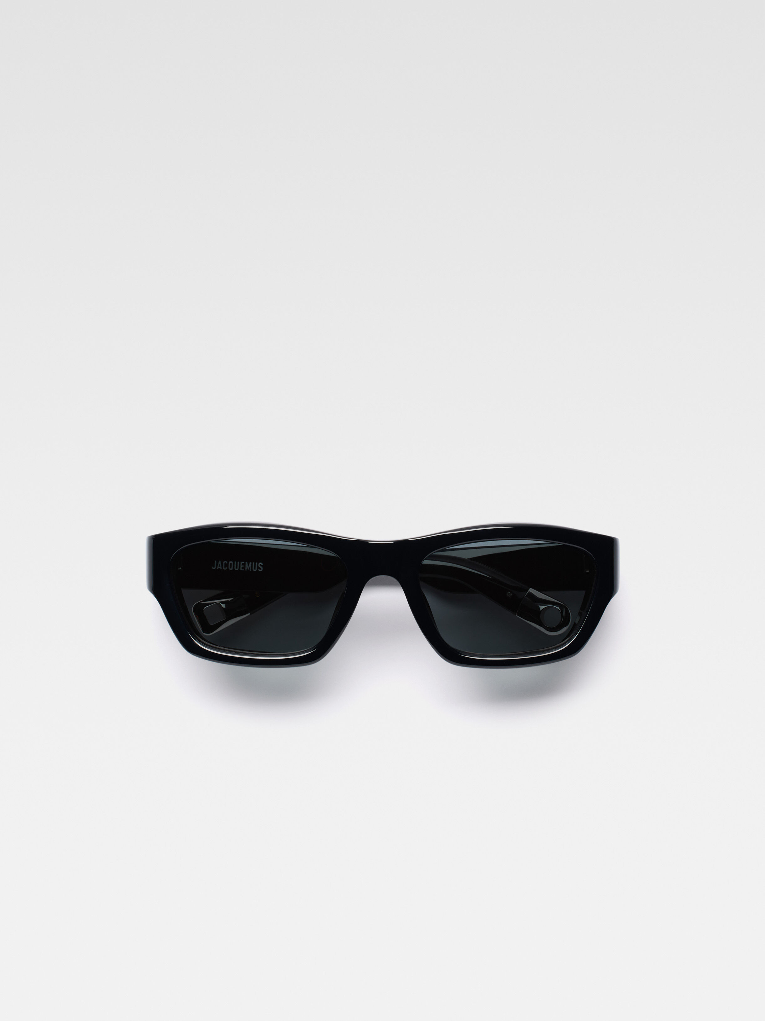 Солнцезащитные очки трапециевидной формы JACQUEMUS The Meridiano sunglasses, черный
Солнцезащитные очки трапециевидной формы JACQUEMUS The Meridiano sunglasses, черный
