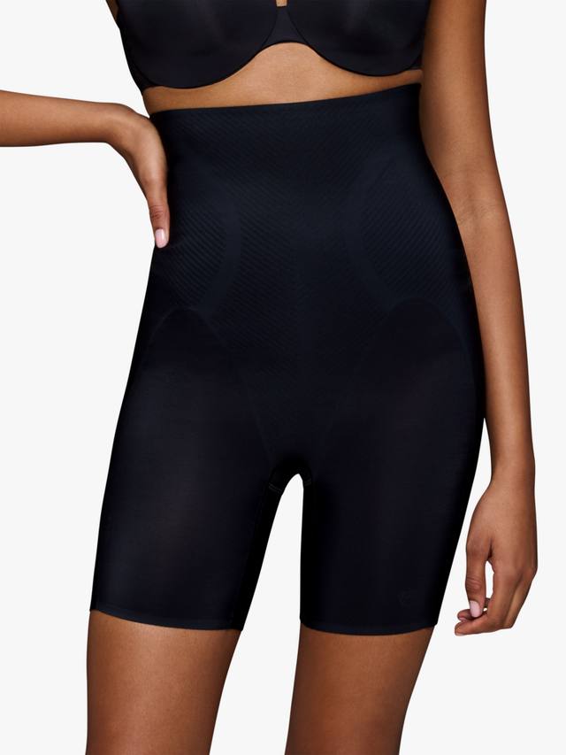 Боди-макияж Illusion Curve супер-высокая талия шорты до середины бедра Triumph, Black
Боди-макияж Illusion Curve супер-высокая талия шорты до середины бедра Triumph, Black