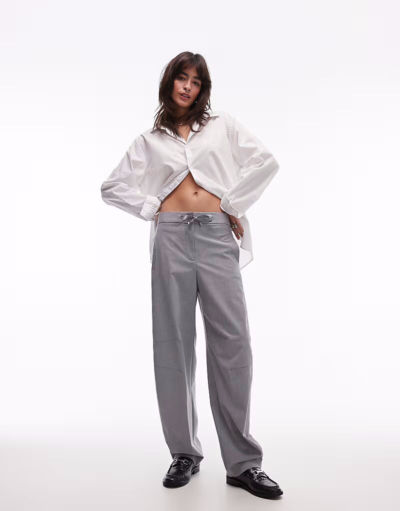 Брюки-карго серого цвета с застежкой-молнией Mango
Брюки-карго серого цвета с застежкой-молнией Mango