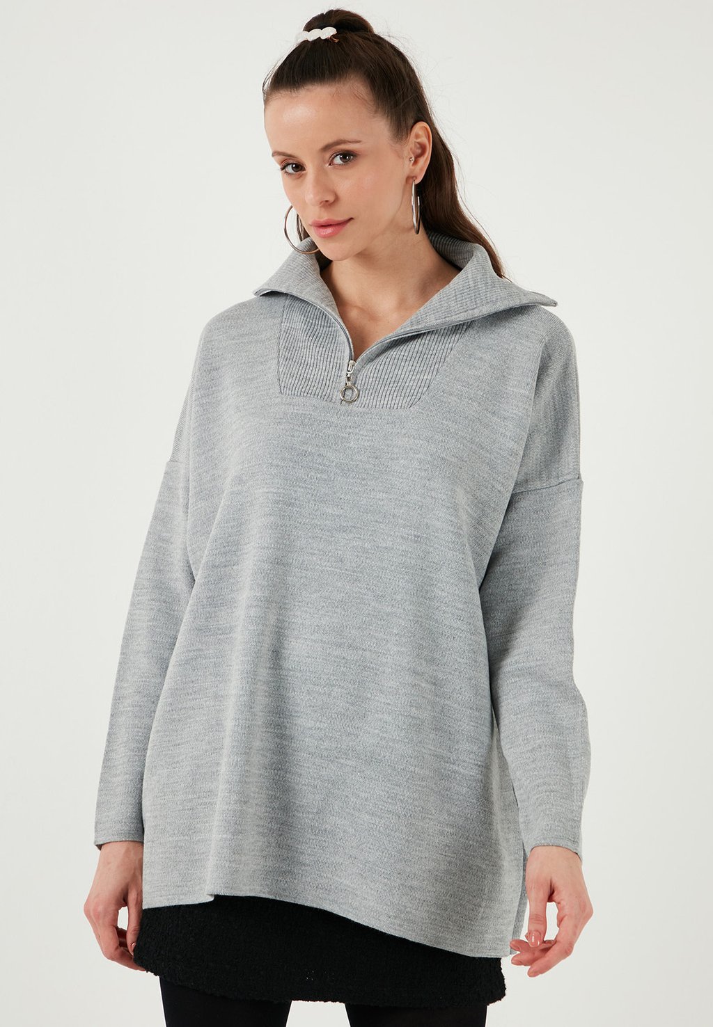 Джемпер LELA, светло-серый
Джемпер LELA, светло-серый