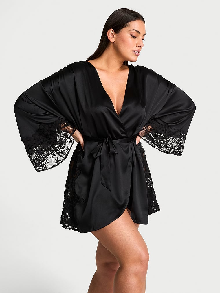 Халат с отделкой из атласа и кружева Dream Angels, black
Халат с отделкой из атласа и кружева Dream Angels, black