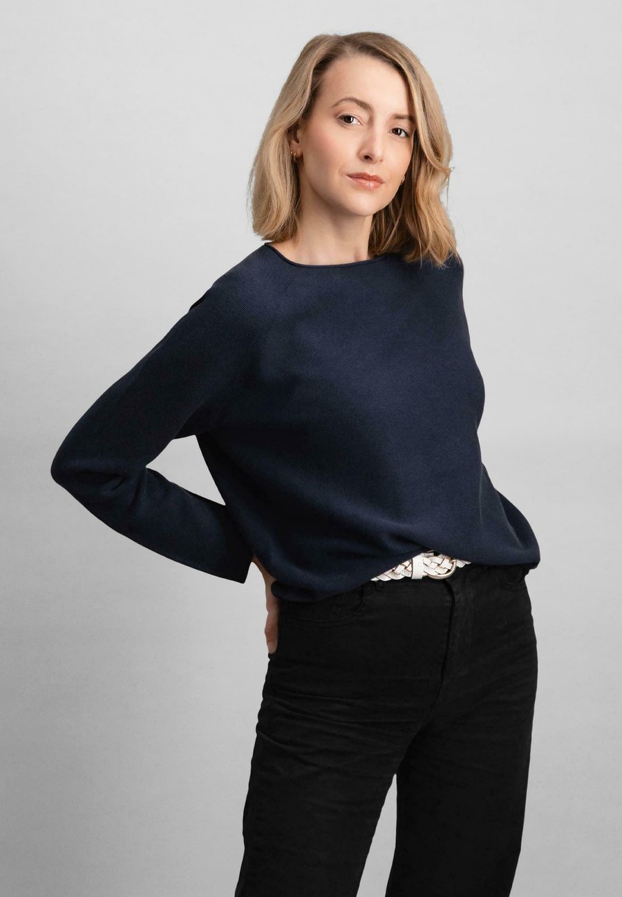 Джемпер Fynch-Hatton Jumper, Navy/Dark Blue
Джемпер Fynch-Hatton Jumper, Navy/Dark Blue