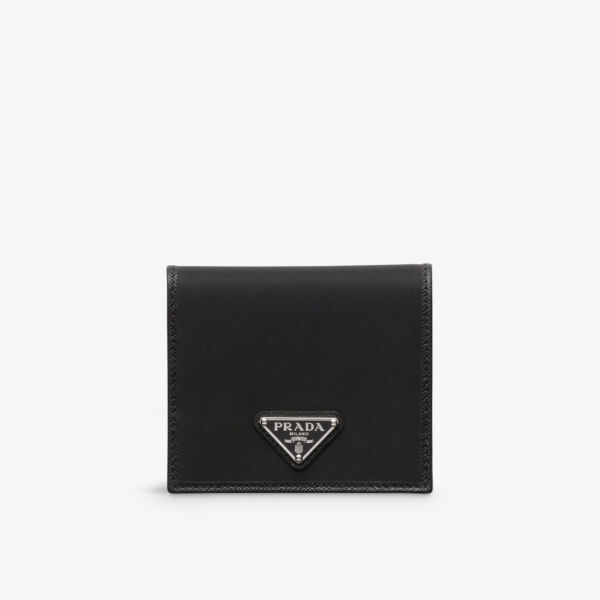 Кошелек из переработанного нейлона и кожи Re-Nylon Prada, черный 
Кошелек из переработанного нейлона и кожи Re-Nylon Prada, черный