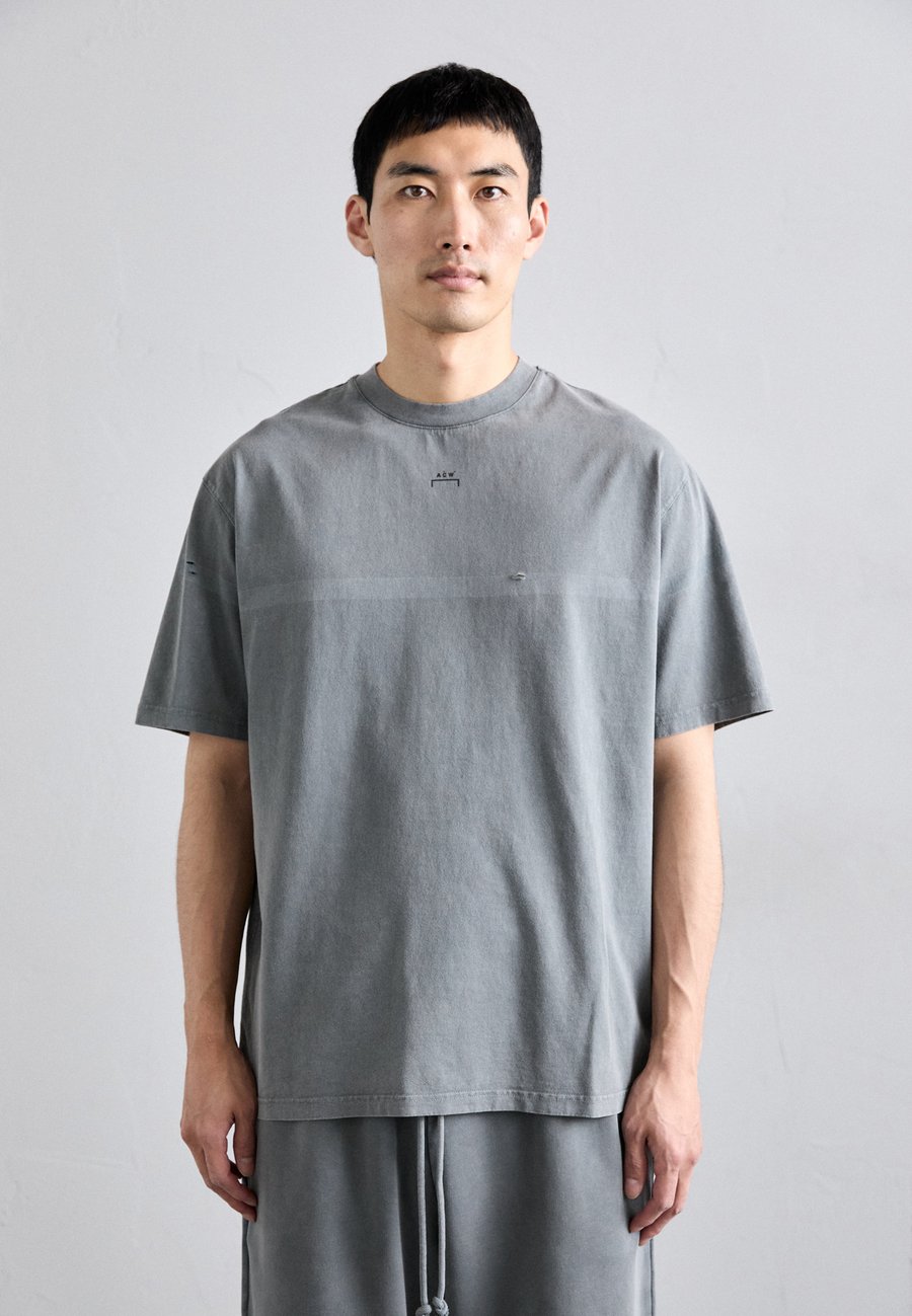 Футболка A-COLD-WALL* LASER FADE TSHIRT, Slate/Grey, Серый, Футболка A-COLD-WALL* LASER FADE TSHIRT, Slate/Grey
Футболка A-COLD-WALL* LASER FADE TSHIRT, Slate/Grey, Серый, Футболка A-COLD-WALL* LASER FADE TSHIRT, Slate/Grey