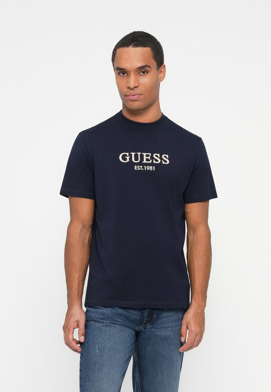 Футболка Guess LOGO TEE, Smart Blue/Dark Blue
Футболка Guess LOGO TEE, Smart Blue/Dark Blue