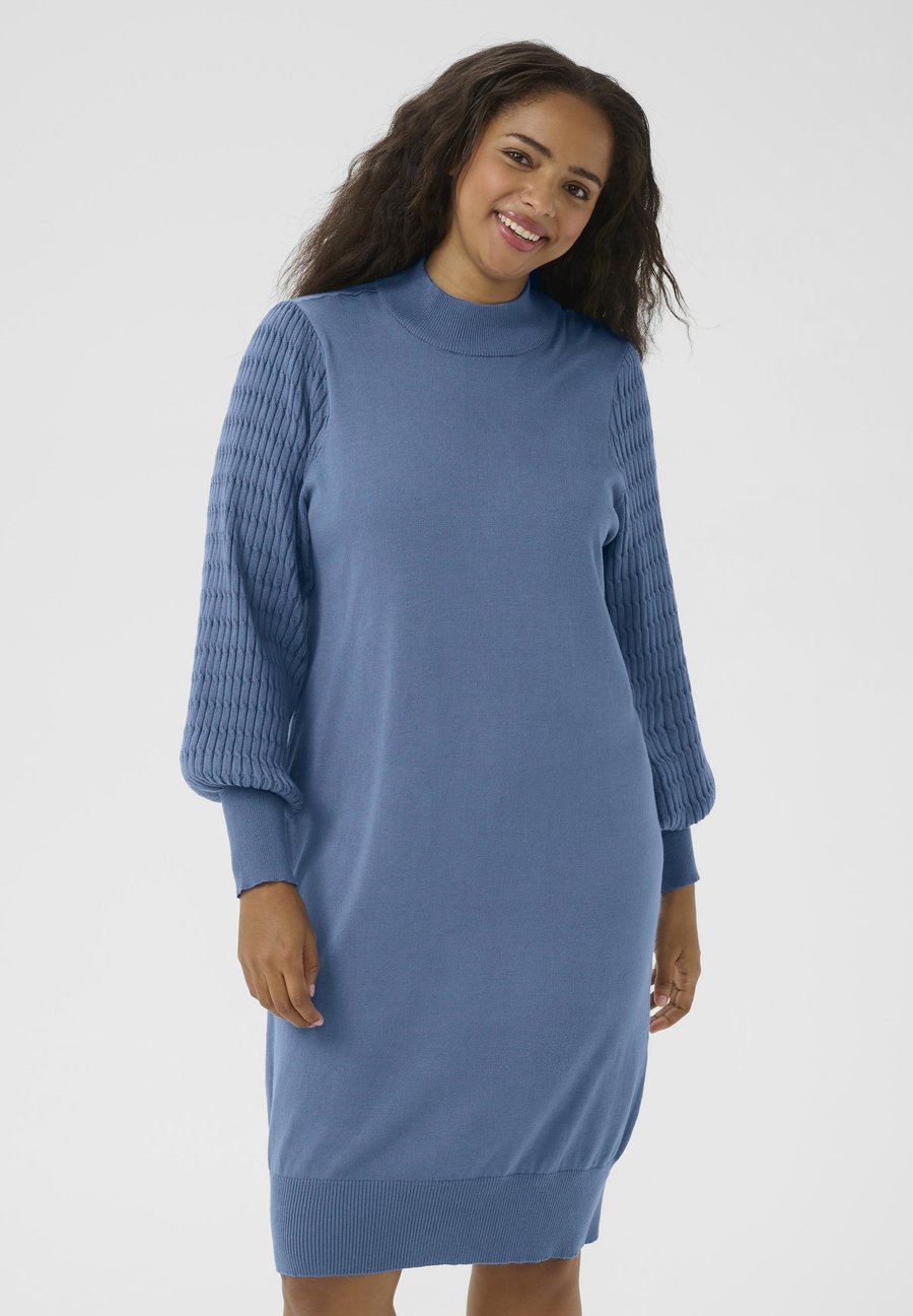 Платье Kaffe Curve Jumper dress, Bering Sea/Light Blue
Платье Kaffe Curve Jumper dress, Bering Sea/Light Blue