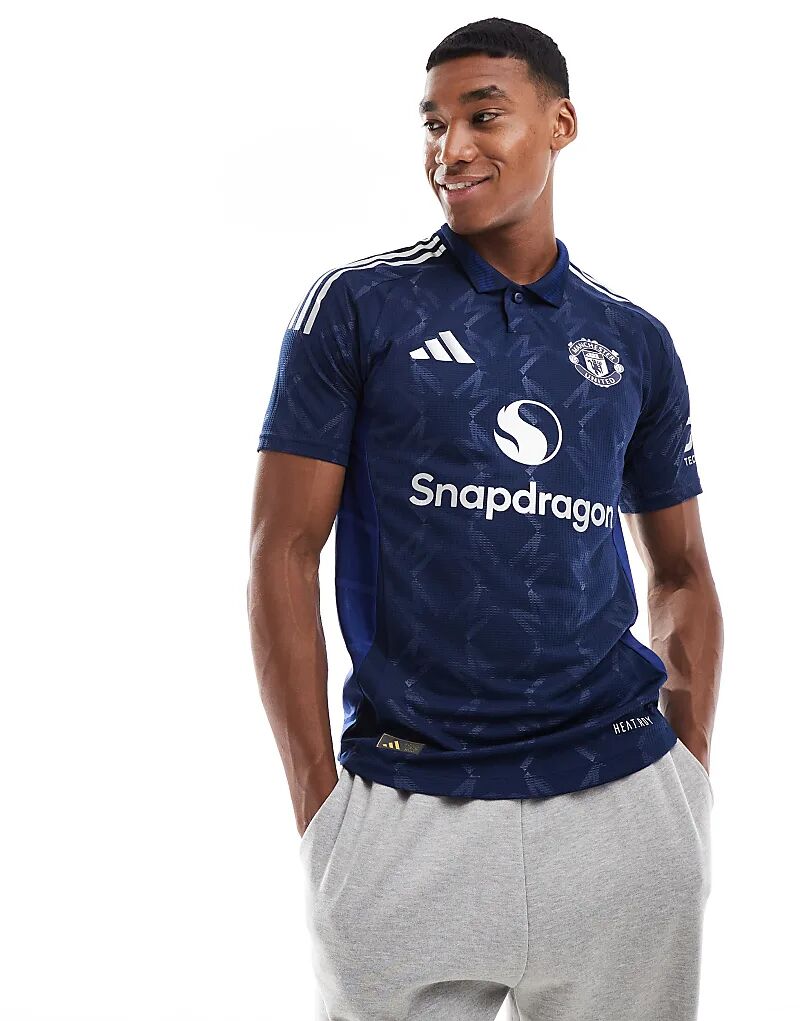 Футболка adidas Football Manchester United 24/25 выездная аутентичная синего цвета adidas performance
Футболка adidas Football Manchester United 24/25 выездная аутентичная синего цвета adidas performance