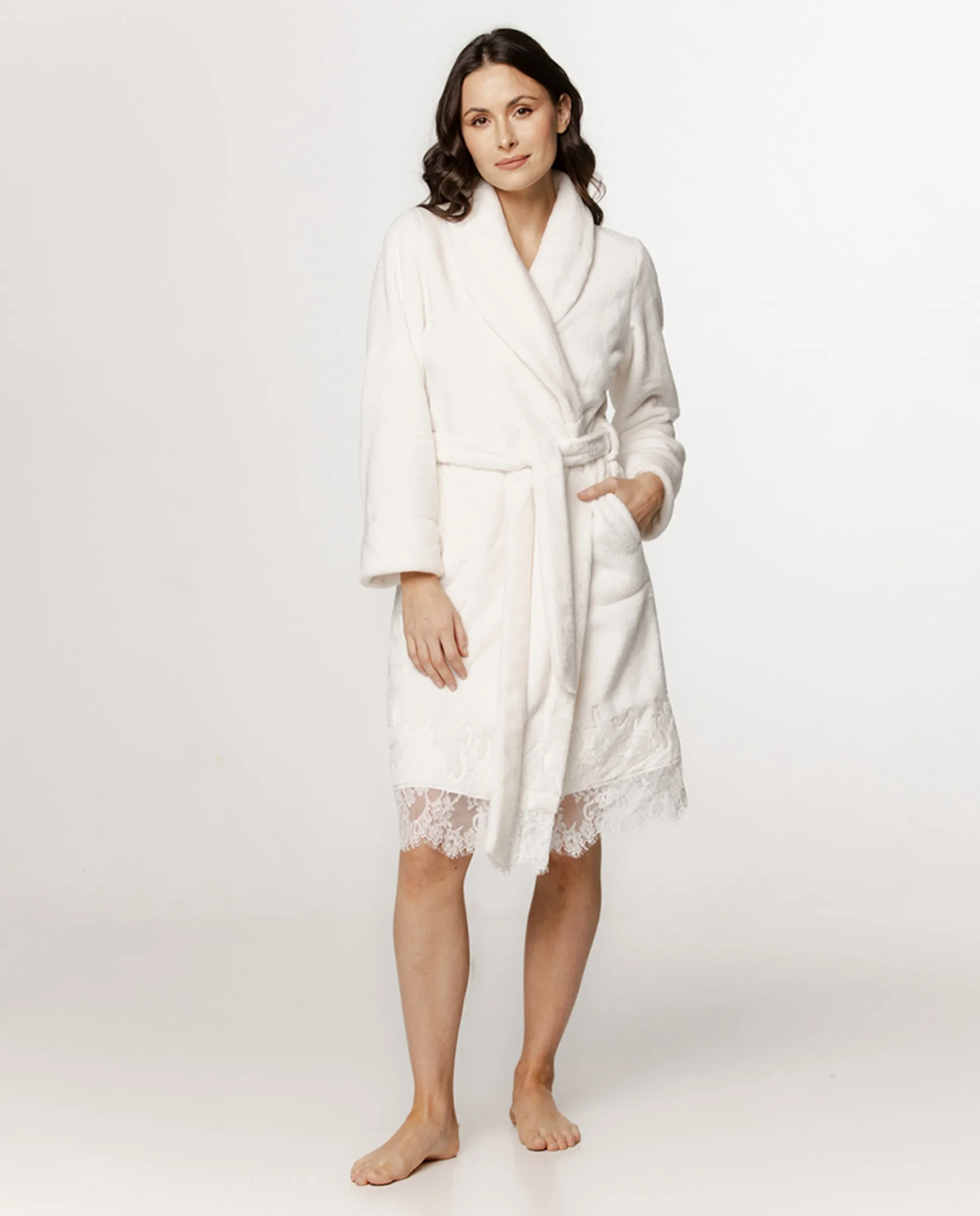 Женский бархатный халат гладкий Coemi, пастельно-розовый
Женский бархатный халат гладкий Coemi, пастельно-розовый