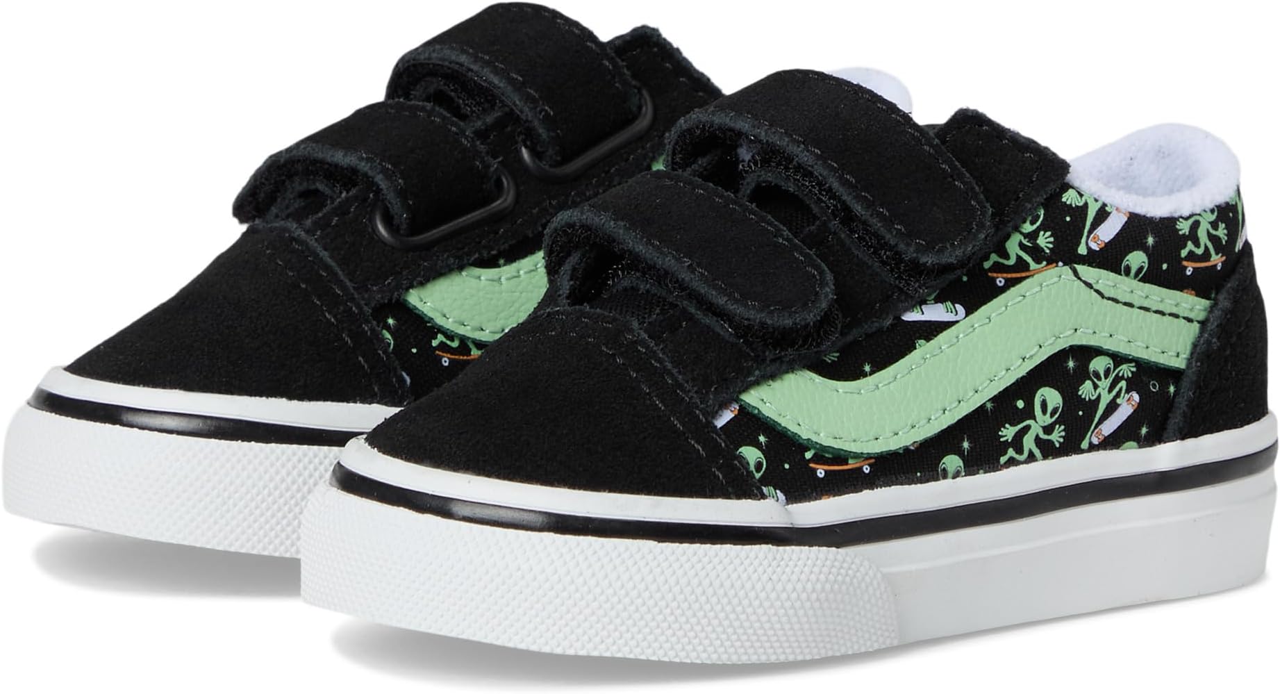 Кроссовки Vans Kids Old Skool V, Glow Cosmic Cruisers Black/Green
Кроссовки Vans Kids Old Skool V, Glow Cosmic Cruisers Black/Green