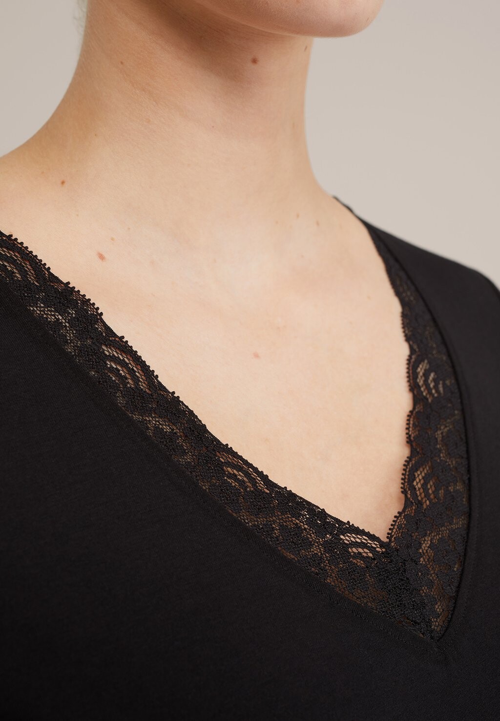 Базовая футболка WE Fashion, черный
Базовая футболка WE Fashion, черный