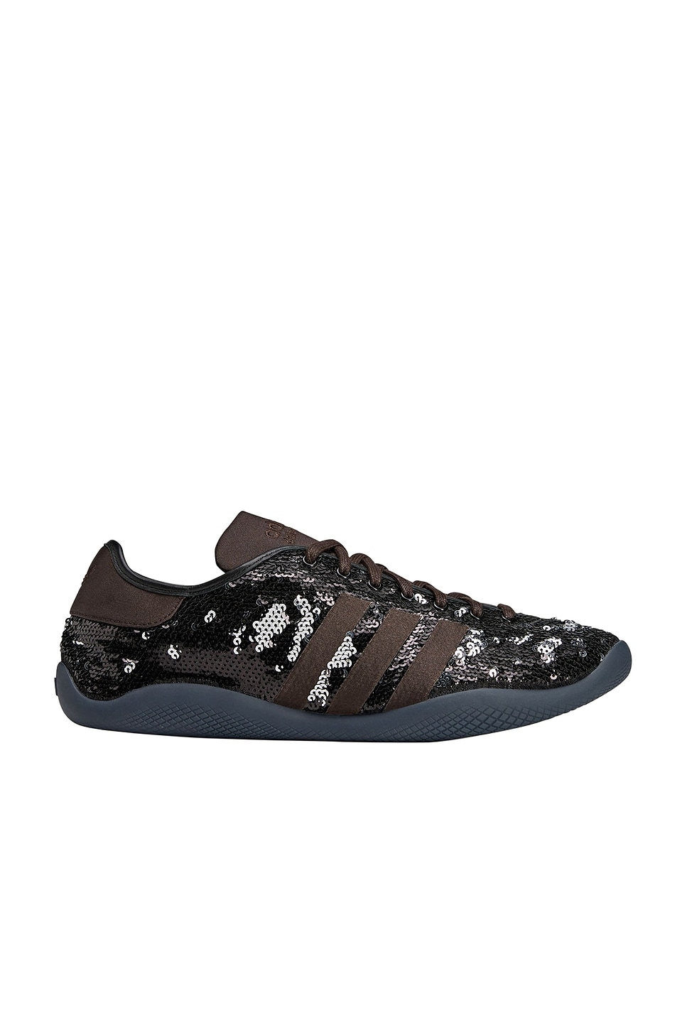 Кеды Lo pro с блестками Adidas By Wales Bonner, core black, silver metallic & dark brown
Кеды Lo pro с блестками Adidas By Wales Bonner, core black, silver metallic & dark brown