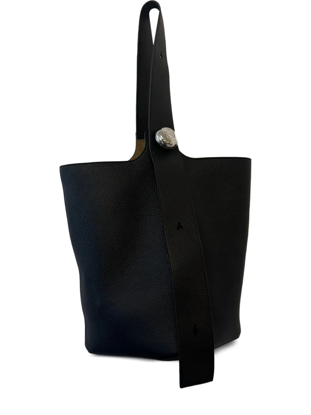 Сумка-тоут Pebble LOEWE, черный 
Сумка-тоут Pebble LOEWE, черный