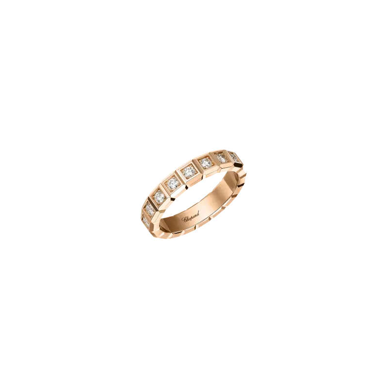 Chopard - кольцо ice cube из этичного розового золота, с бриллиантовой паве - 829834-5099 CHOPARD
Chopard - кольцо ice cube из этичного розового золота, с бриллиантовой паве - 829834-5099 CHOPARD