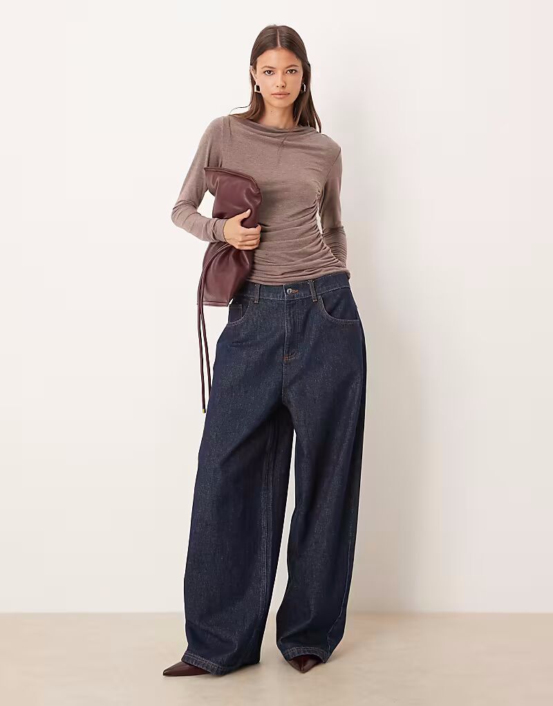 Потертый трикотажный топ с длинными рукавами и вырезом-лодочкой, драпировкой спереди, коричневого цвета Threadbare
Потертый трикотажный топ с длинными рукавами и вырезом-лодочкой, драпировкой спереди, коричневого цвета Threadbare