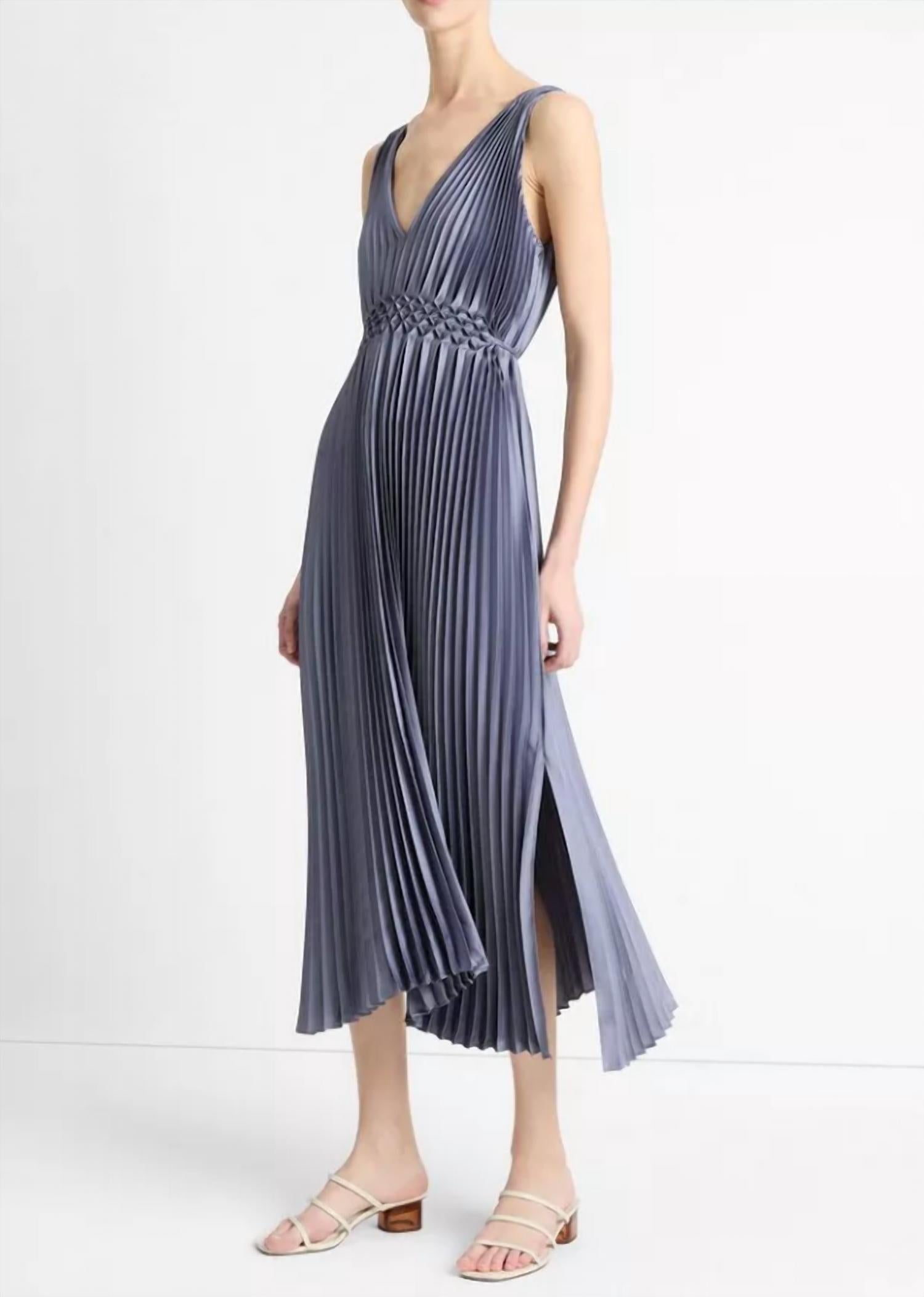 Платье с ручной вышивкой и плиссировкой в оттенке розовато-лилового Vince
Платье с ручной вышивкой и плиссировкой в оттенке розовато-лилового Vince