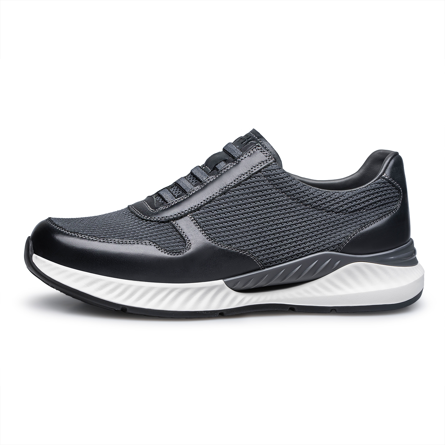 Повседневные кроссовки мужские низкие серо-черные ZRO
Повседневные кроссовки мужские низкие серо-черные ZRO