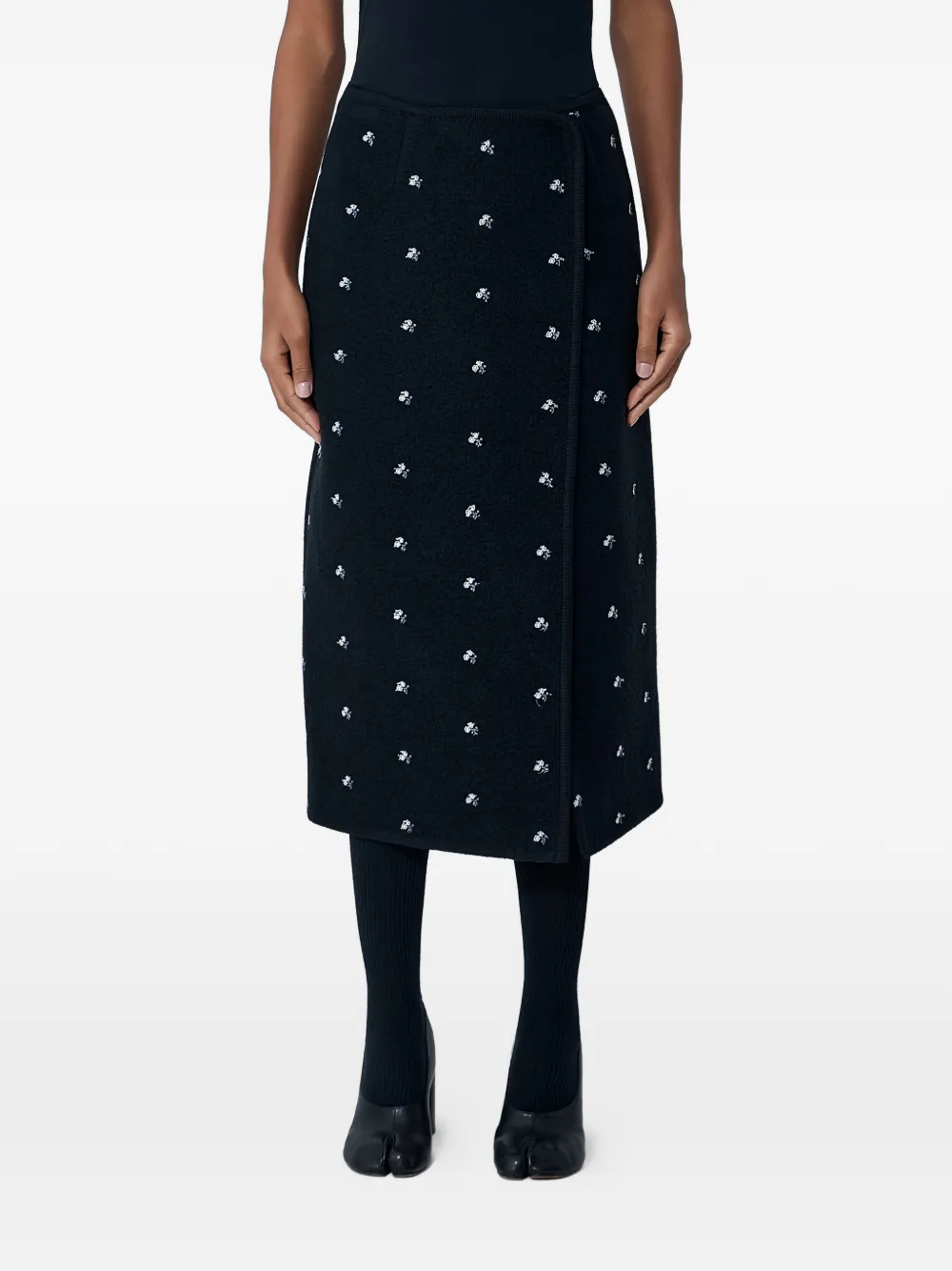 Миди-юбка с запахом и вышивкой Walker Rier, черный
Миди-юбка с запахом и вышивкой Walker Rier, черный