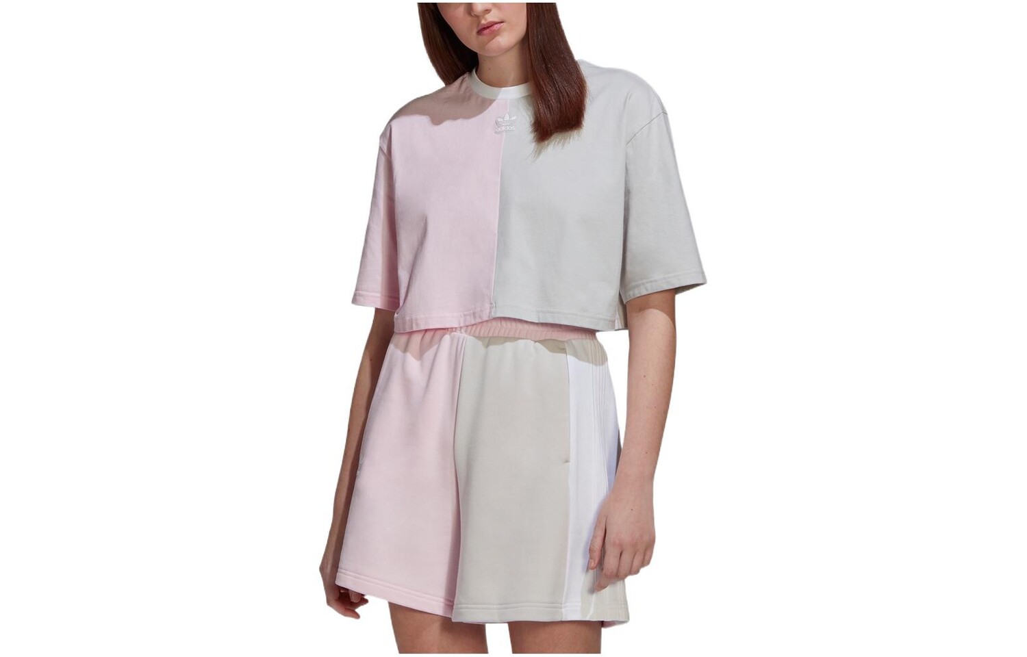 Футболка женская многоцветная Adidas Originals
Футболка женская многоцветная Adidas Originals