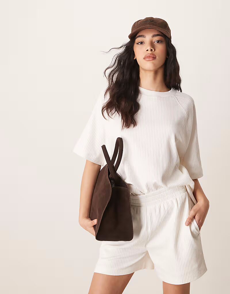 Футболка свободного кроя с рукавами реглан из плотного джерси кремового цвета Asos Design, Бежевый, Футболка свободного кроя с рукавами реглан из плотного джерси кремового цвета Asos Design
Футболка свободного кроя с рукавами реглан из плотного джерси кремового цвета Asos Design, Бежевый, Футболка свободного кроя с рукавами реглан из плотного джерси кремового цвета Asos Design