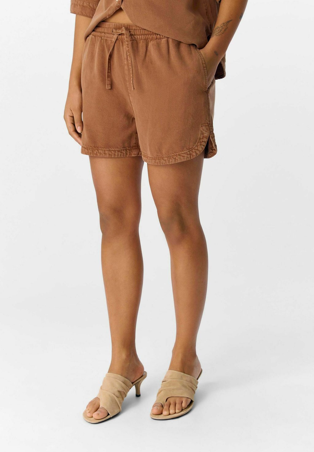 Джинсовые шорты Object, светло-коричневый
Джинсовые шорты Object, светло-коричневый