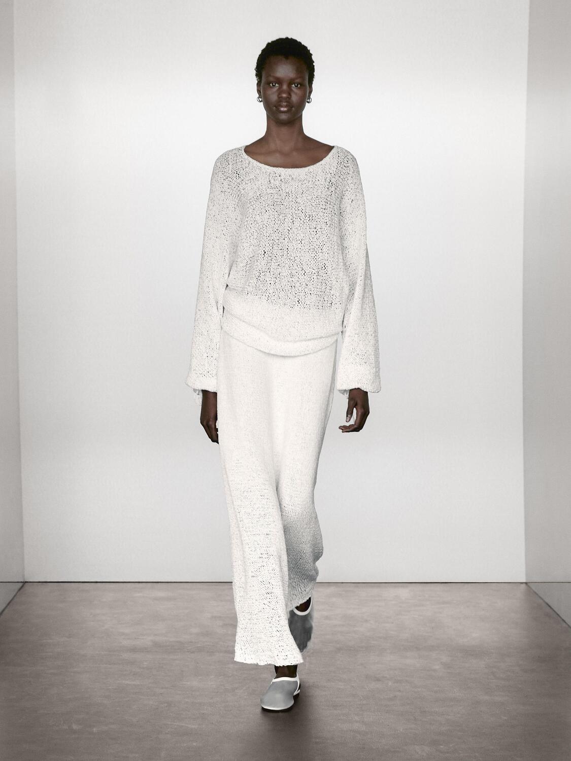 Свитер с рукавами-фонариками и бантами Massimo Dutti, белый
Свитер с рукавами-фонариками и бантами Massimo Dutti, белый