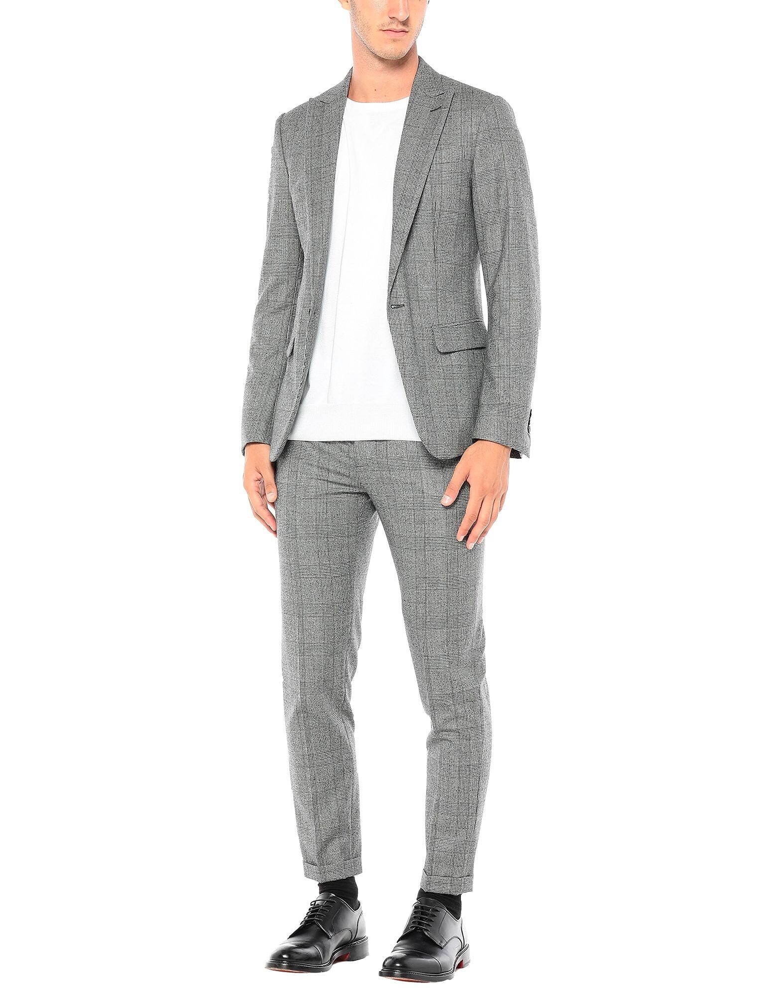 Костюм Dsquared2, серый
Костюм Dsquared2, серый
