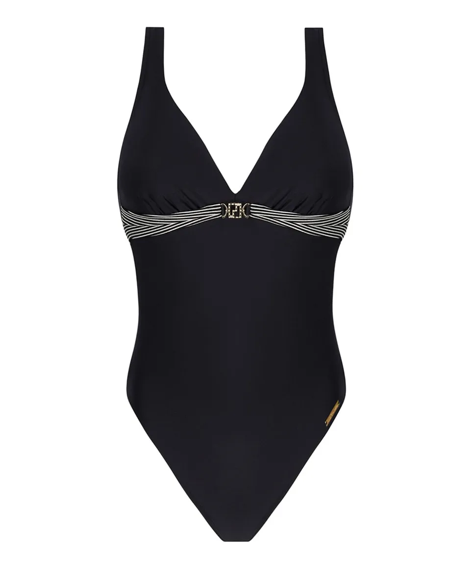 Женский купальник с внутренней резинкой для увеличения объема Lise Charmel, черный
Женский купальник с внутренней резинкой для увеличения объема Lise Charmel, черный