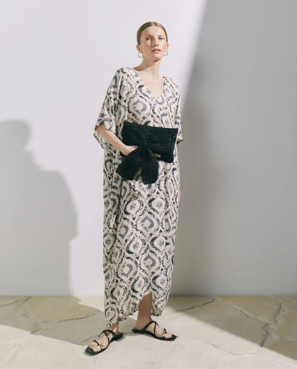 Кафтан икат с полосками люрекса Stella Rittwagen, синий
Кафтан икат с полосками люрекса Stella Rittwagen, синий