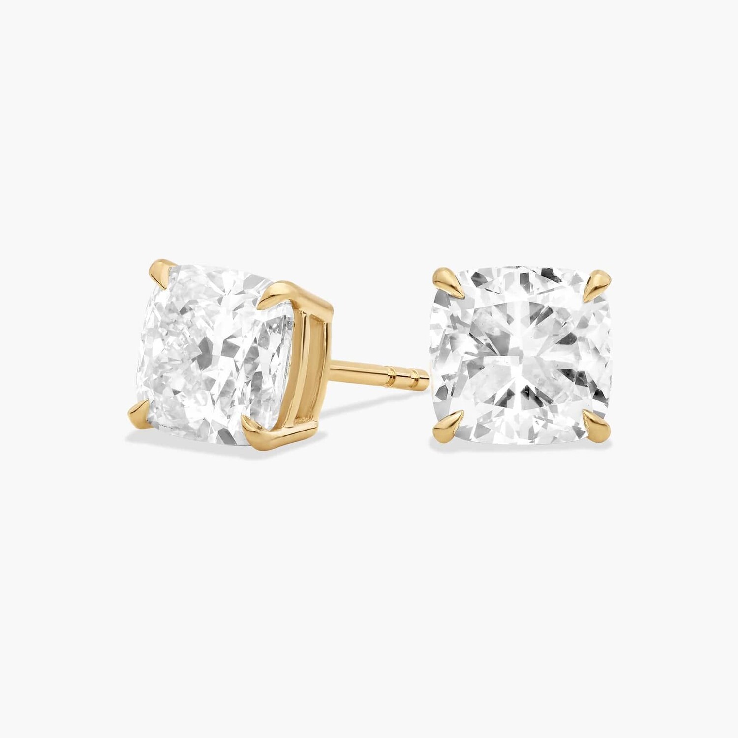 Серьги-гвоздики с выращенными в лаборатории бриллиантами огранки «кушон» из желтого золота 14 карат (3 карата, два карата — FG / VS2-SI1) Blue Nile
Серьги-гвоздики с выращенными в лаборатории бриллиантами огранки «кушон» из желтого золота 14 карат (3 карата, два карата — FG / VS2-SI1) Blue Nile