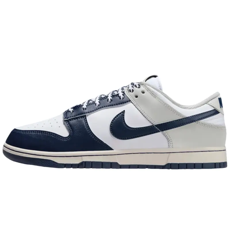 Кроссовки Dunk Low New York Yankees Nike, White Blue
Кроссовки Dunk Low New York Yankees Nike, White Blue
