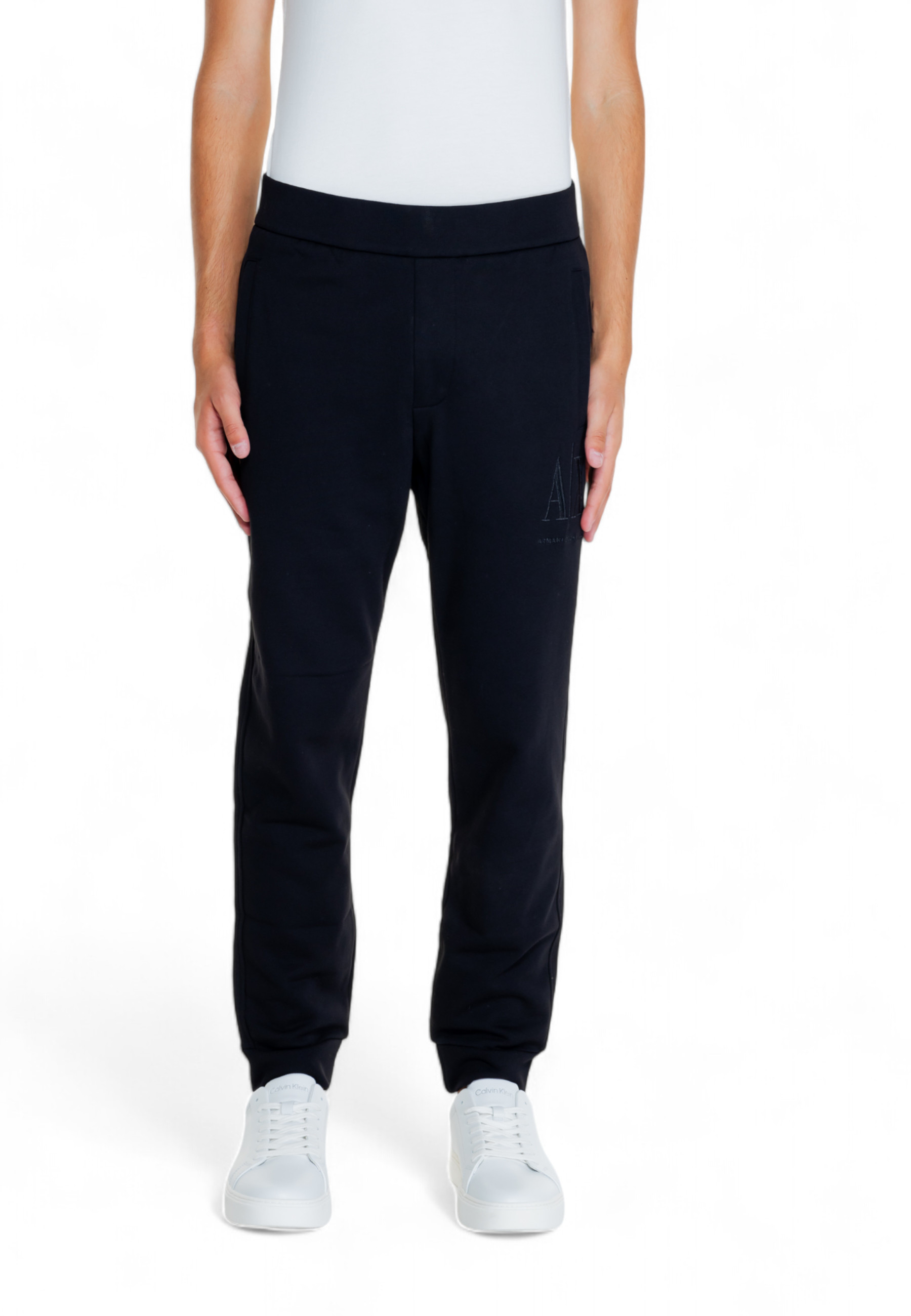 Брюки мужские Armani Exchange джоггеры хлопковые, черный
Брюки мужские Armani Exchange джоггеры хлопковые, черный