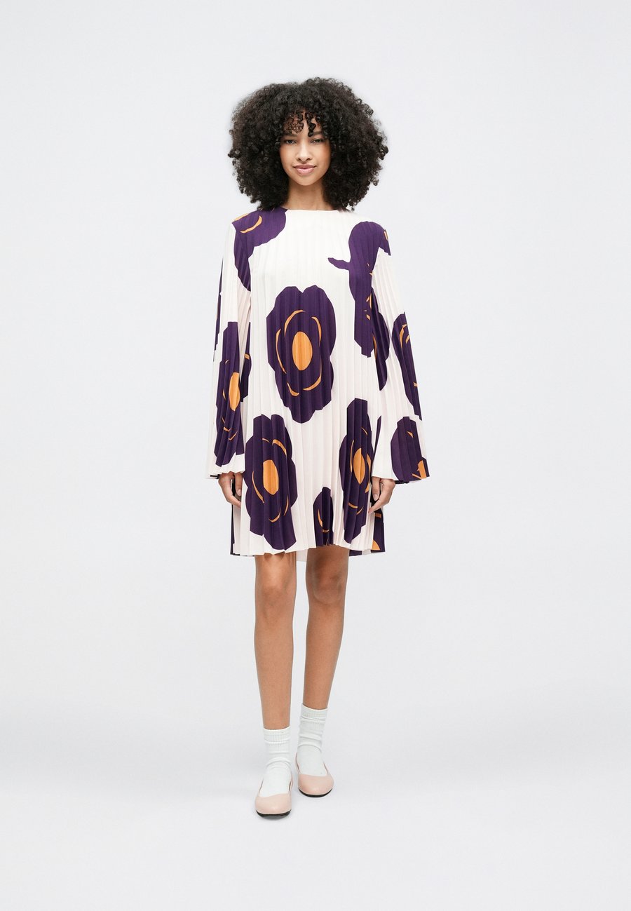 Платье Marimekko FROSTI TUMMA, Light Pink/Dark Violet/Brown/Multi-Coloured
Платье Marimekko FROSTI TUMMA, Light Pink/Dark Violet/Brown/Multi-Coloured