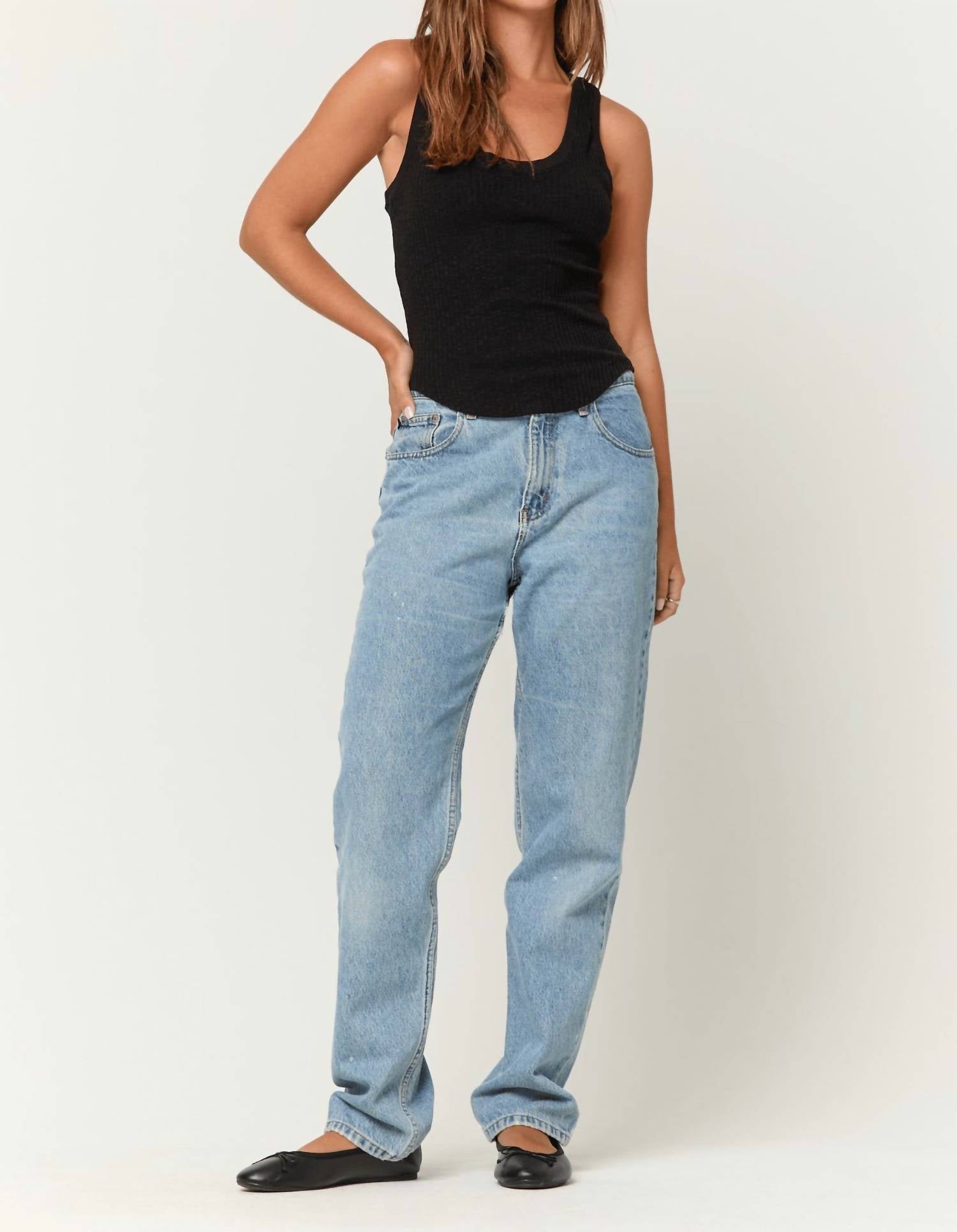 Suki майка с круглым вырезом и резинкой в черном цвете PROJECT SOCIAL T
Suki майка с круглым вырезом и резинкой в черном цвете PROJECT SOCIAL T