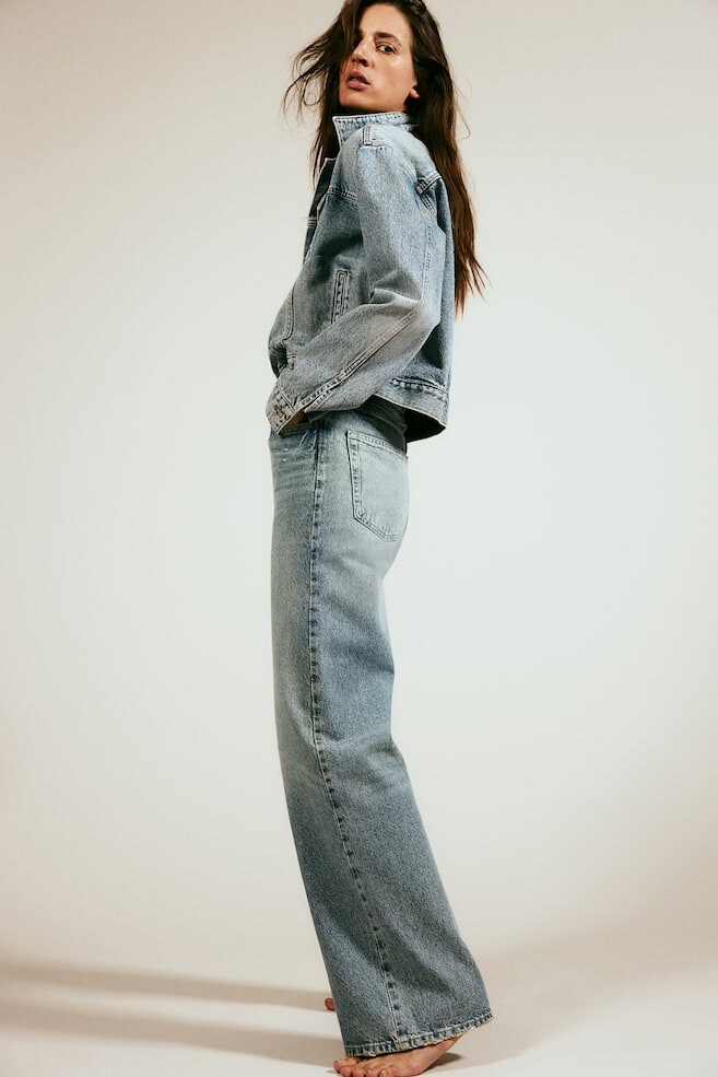 Широкие ультравысокие джинсы H&M, синий
Широкие ультравысокие джинсы H&M, синий