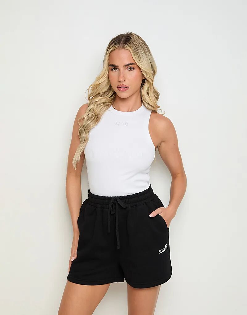 Жилет-гонщик Sundé из модала в рубчик белого цвета
Жилет-гонщик Sundé из модала в рубчик белого цвета