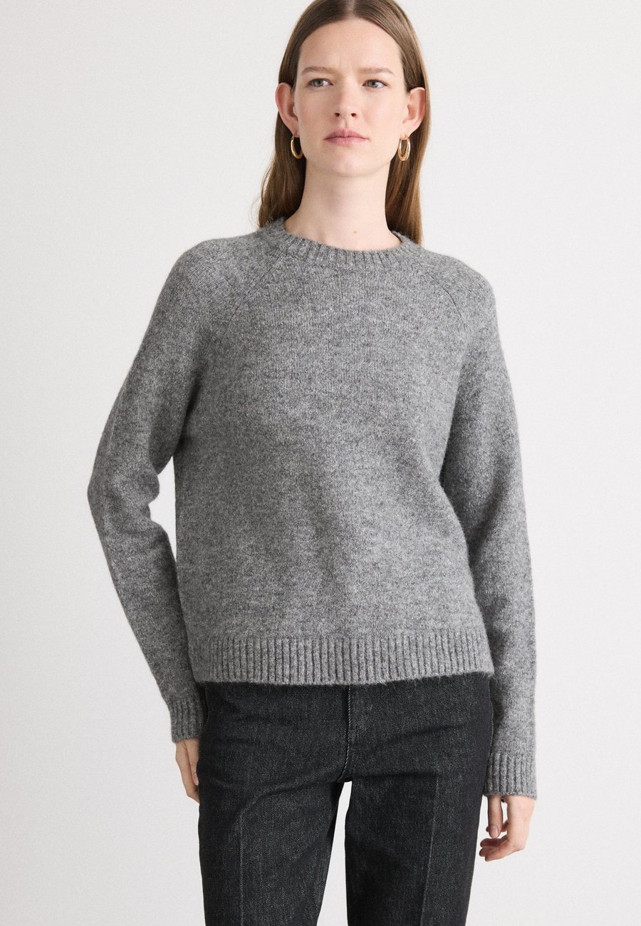 Джемпер BOSS FEBISAN, Light Pastel Grey/Mottled Grey
Джемпер BOSS FEBISAN, Light Pastel Grey/Mottled Grey