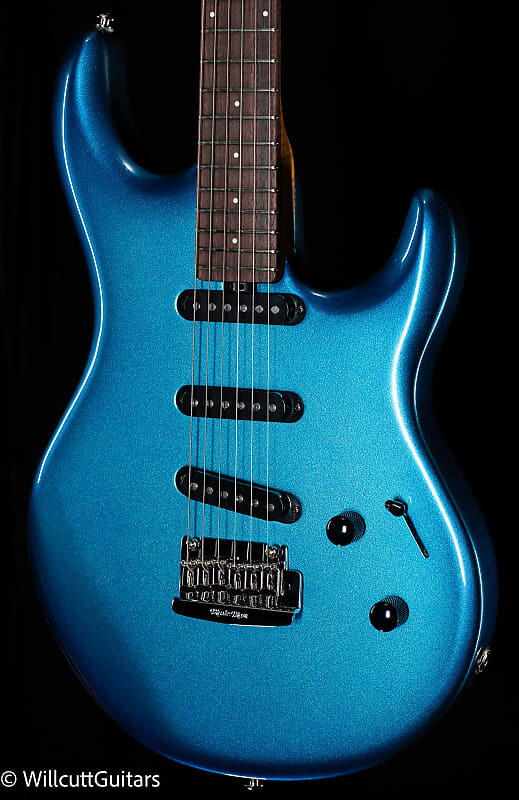 Электрогитара Ernie Ball Music Man Luke L4 SSS Trem Diesel Blue
Электрогитара Ernie Ball Music Man Luke L4 SSS Trem Diesel Blue