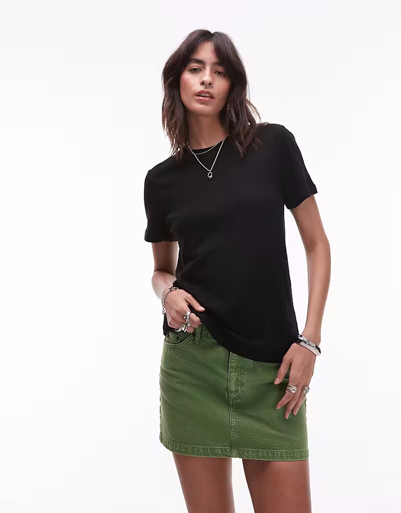 & Other Stories Свободная футболка с короткими рукавами из льняной смеси черного цвета
& Other Stories Свободная футболка с короткими рукавами из льняной смеси черного цвета