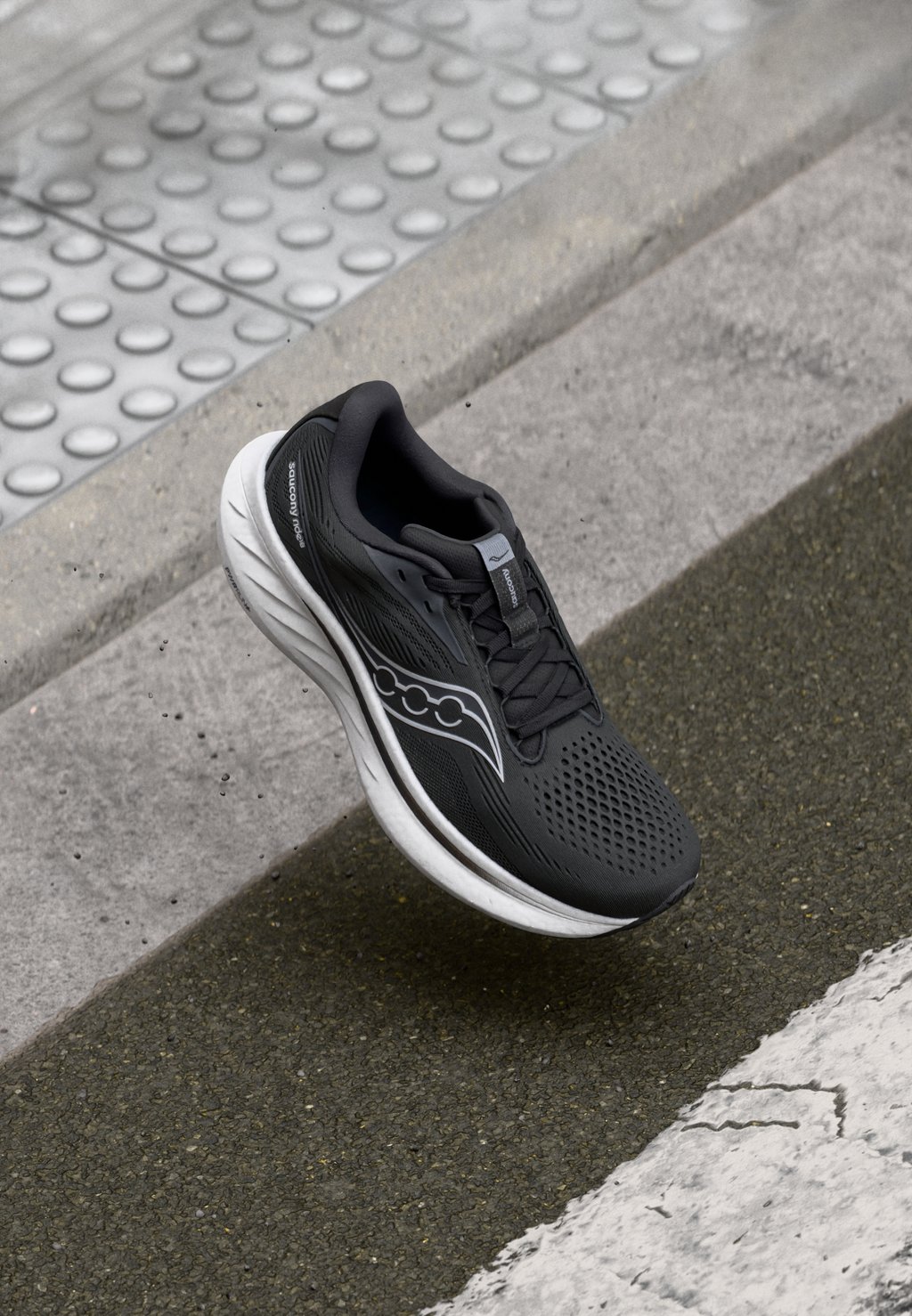 Обувь для бега RIDE 18 Saucony, черный 
Обувь для бега RIDE 18 Saucony, черный