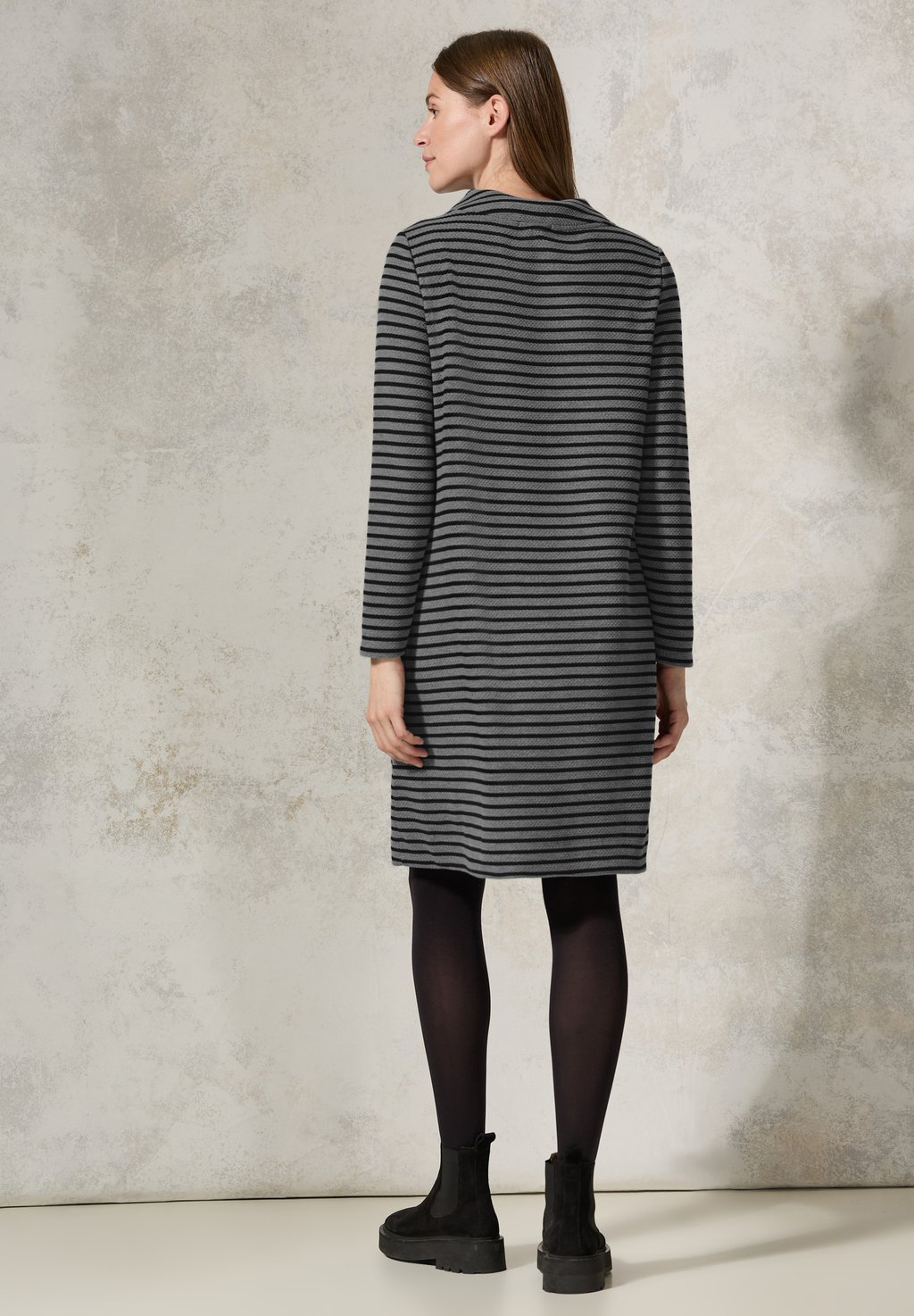 Платье-джемпер MIT STREIFENSTRUKTUR Cecil, серый
Платье-джемпер MIT STREIFENSTRUKTUR Cecil, серый