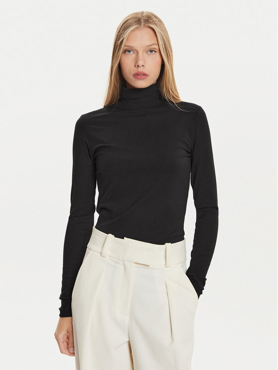 Свитер с высоким воротником приталенного кроя Calvin Klein, черный
Свитер с высоким воротником приталенного кроя Calvin Klein, черный