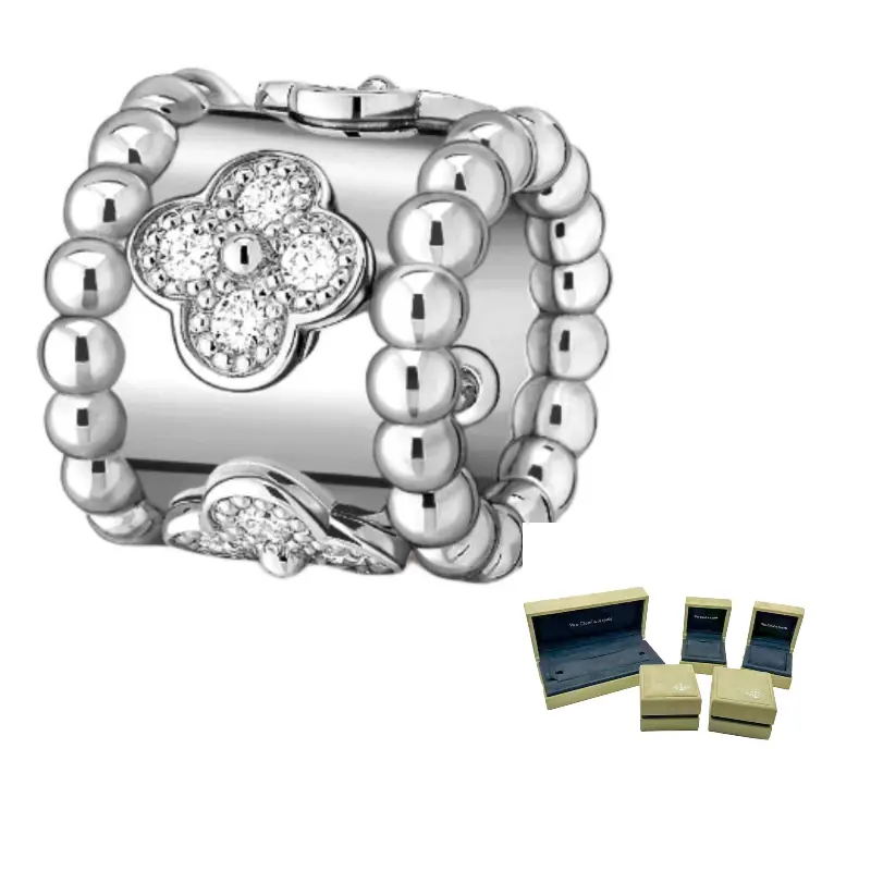 Van Cleef & Arpels Ожерелье Perlee Clovers из белого золота 18 карат
Van Cleef & Arpels Ожерелье Perlee Clovers из белого золота 18 карат