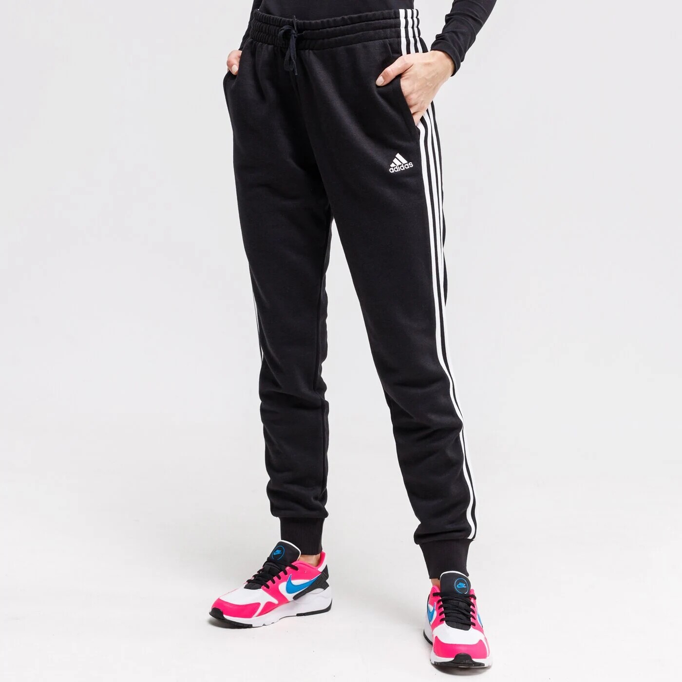 Брюки Adidas 3S, черный
Брюки Adidas 3S, черный