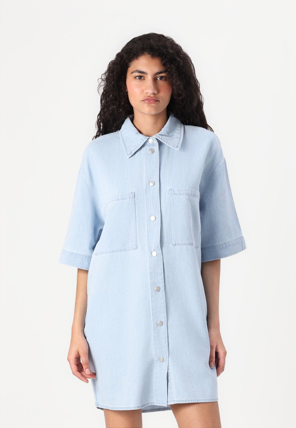 Платье-рубашка NMOREGON SHIRT DRESS - Denim dress Noisy May, цвет Light Blue Denim
Платье-рубашка NMOREGON SHIRT DRESS - Denim dress Noisy May, цвет Light Blue Denim