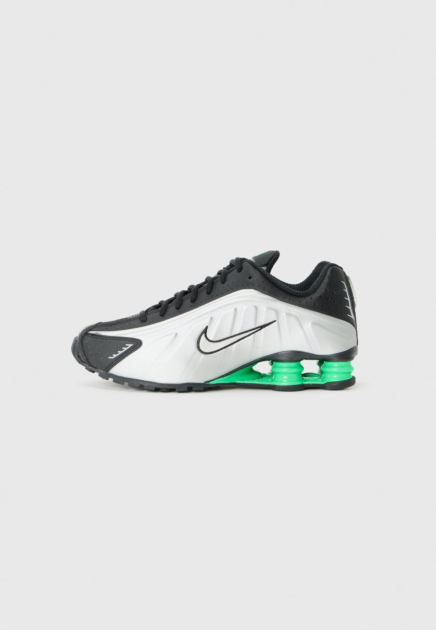 Кроссовки Nike Sportswear SHOX R4 UNISEX, Silver-Coloured/Black/Green Shock/Silver-Coloured
Кроссовки Nike Sportswear SHOX R4 UNISEX, Silver-Coloured/Black/Green Shock/Silver-Coloured