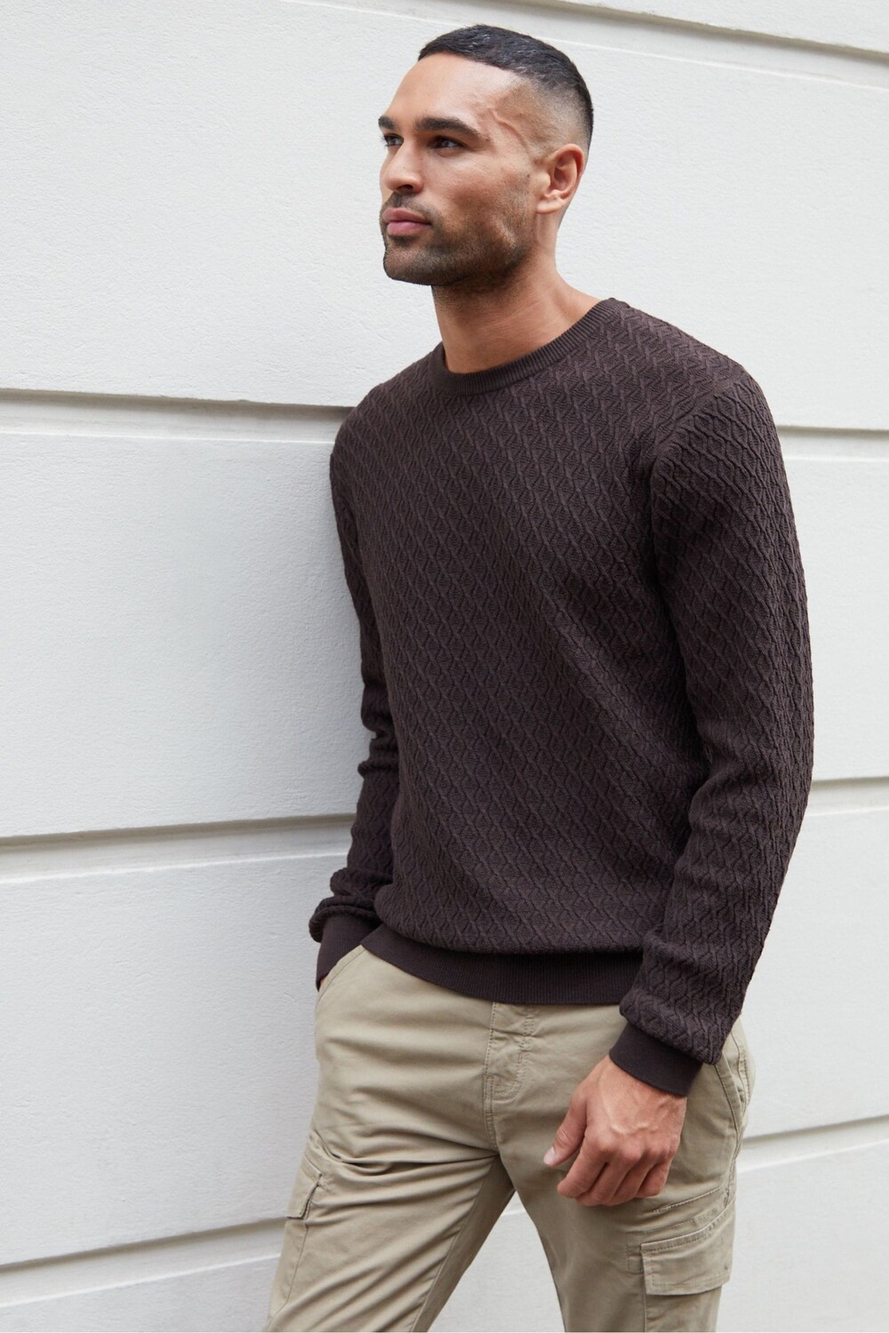 Мини джемпер с круглым вырезом и косичной вязкой Threadbare, коричневый 
Мини джемпер с круглым вырезом и косичной вязкой Threadbare, коричневый