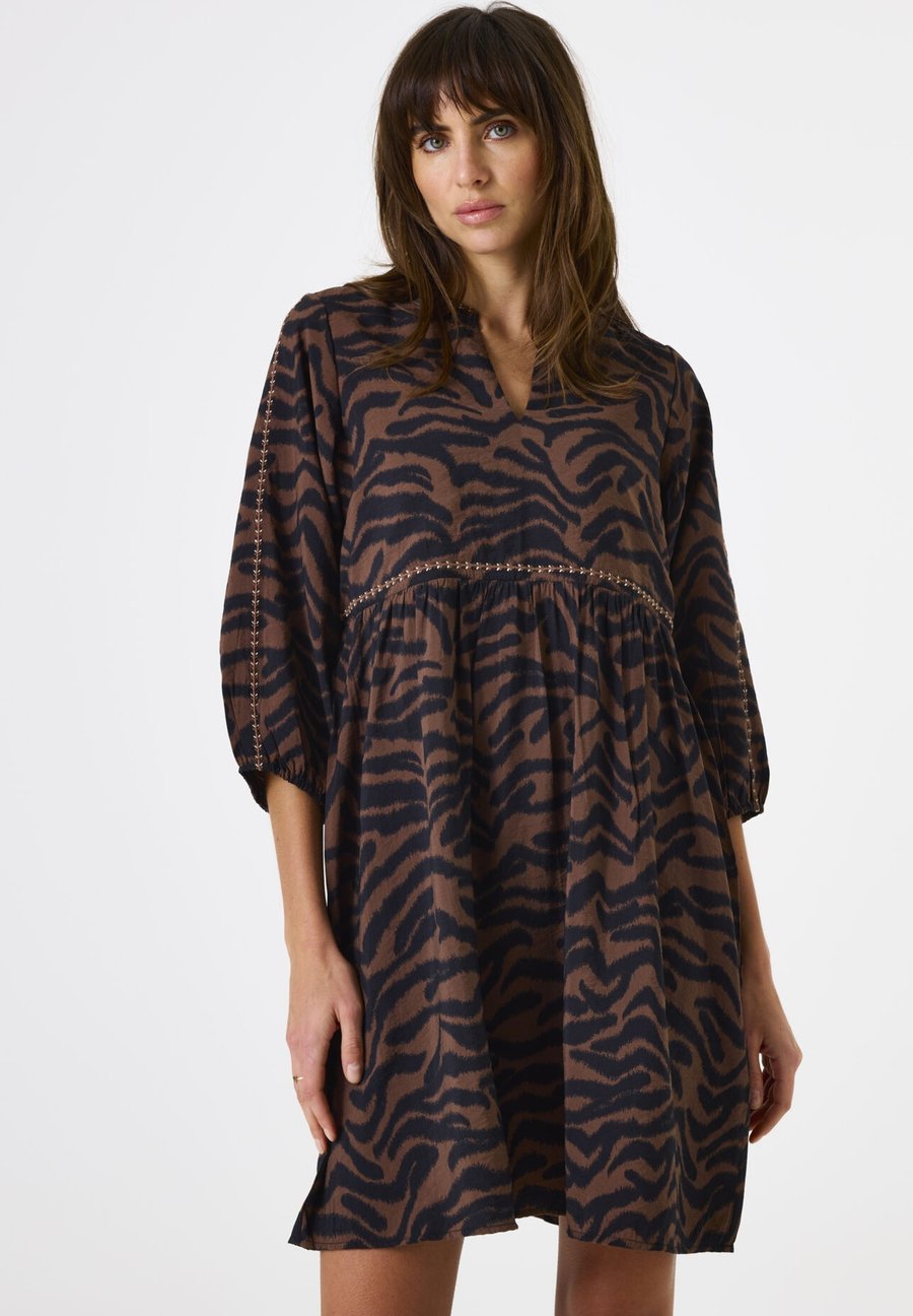 Платье Garcia Day dress, Black/Brown
Платье Garcia Day dress, Black/Brown